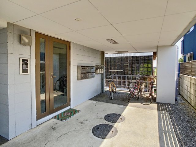 エントランス　現況と異なる場合は現況を優先します