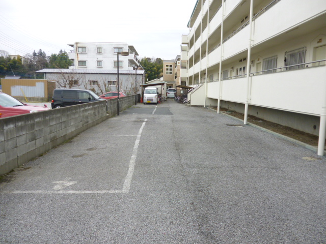 駐車場　敷地内駐車場＊満車＊