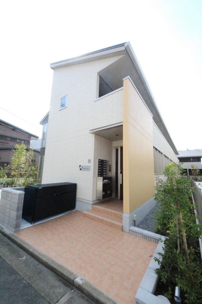 建物外観　エントランス
