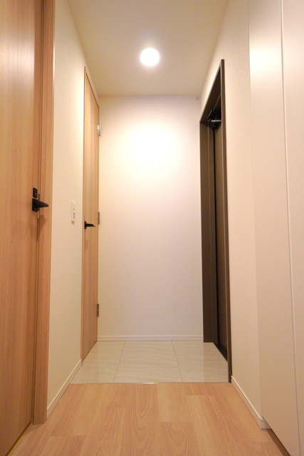 玄関　※写真は同タイプ住戸です。