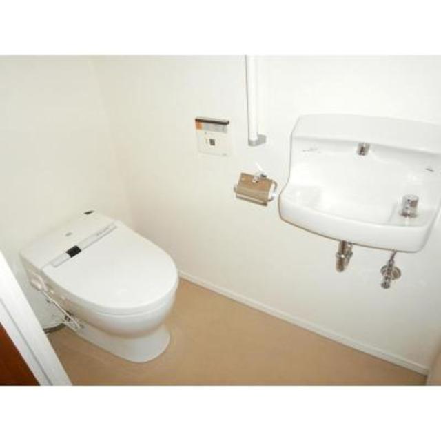トイレ　※写真は同タイプ住戸です。