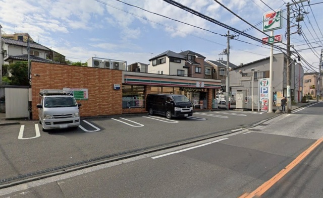コンビニ　セブンイレブン横浜別所３丁目店（コンビニ）まで134m