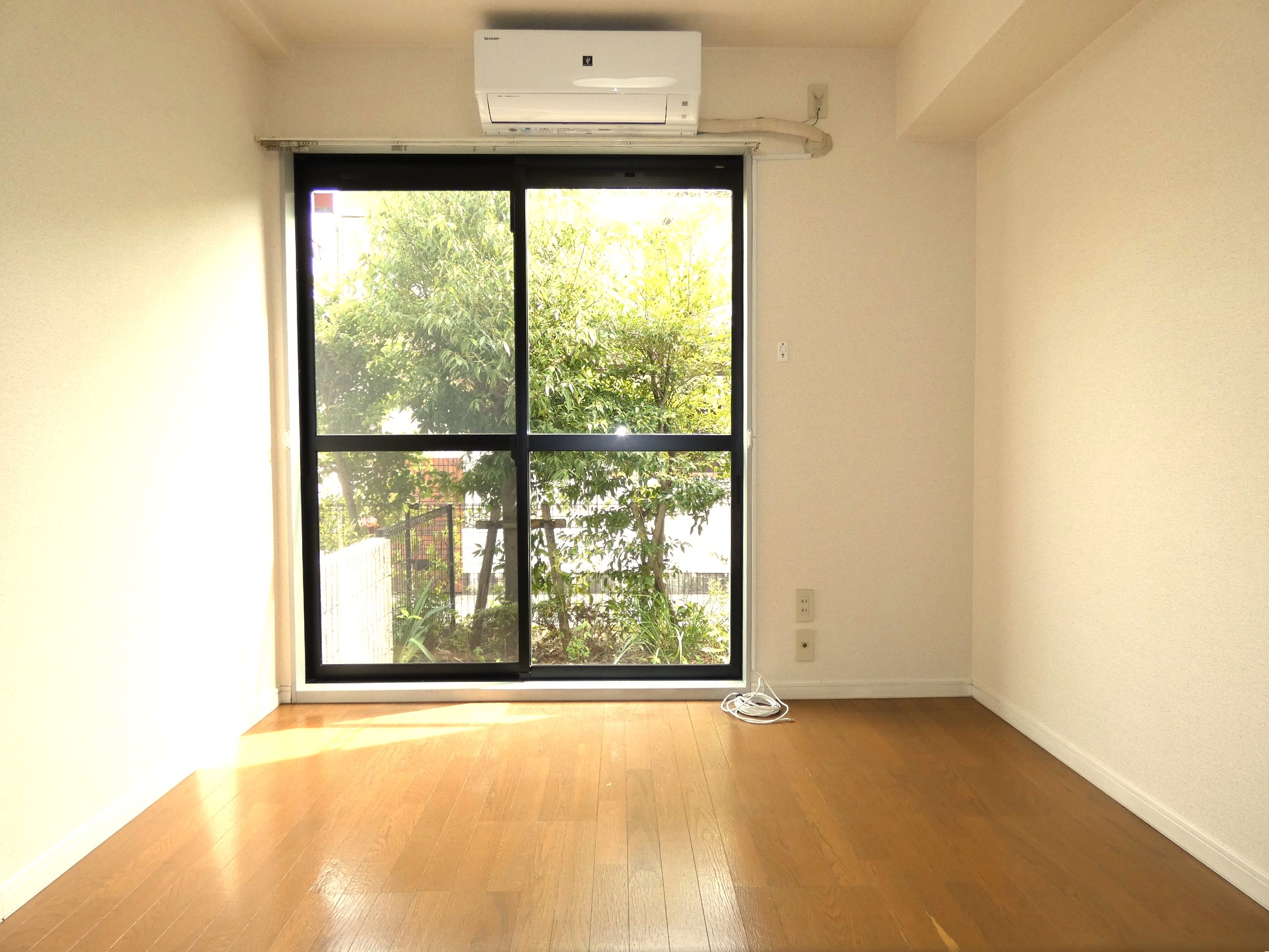 その他部屋・スペース　★エアコン完備で南向きのお部屋で明るいです★