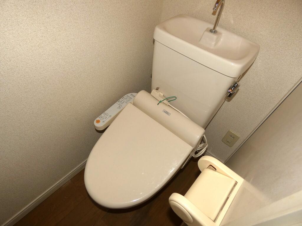 トイレ　★温水洗浄便座付きです★