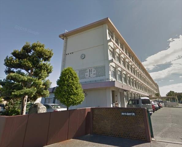 中学校　東部中学校（中学校）まで738m