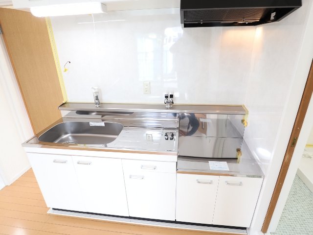 キッチン　コンパクトなキッチンで掃除もラクラク