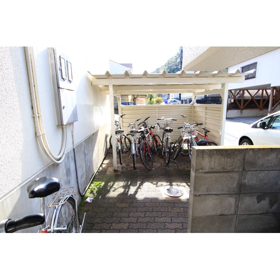 その他共有部分　屋根付き駐輪場