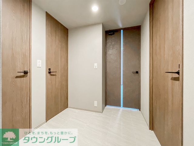 玄関　※写真は同タイプ住戸です。