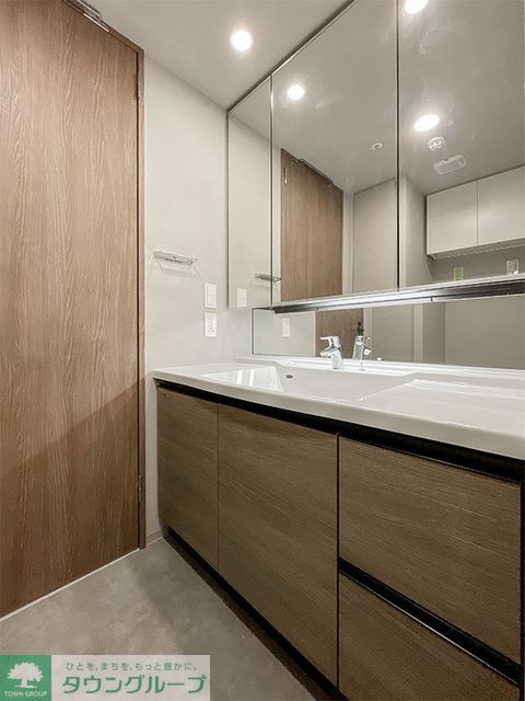 洗面設備　※写真は同タイプ住戸です。