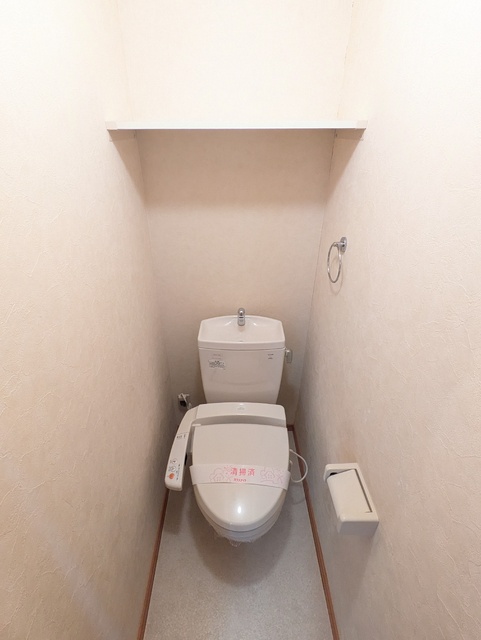 トイレ　★★トイレは嬉しい洗浄機能付き便座です♪★★