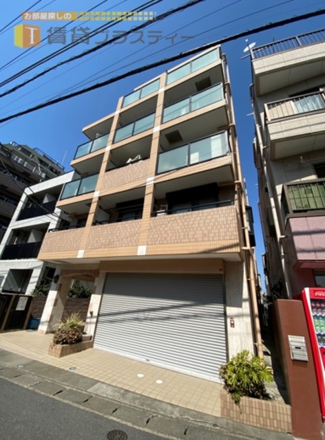 建物外観　ナチュラルなブラウンが浦安の街に調和する。