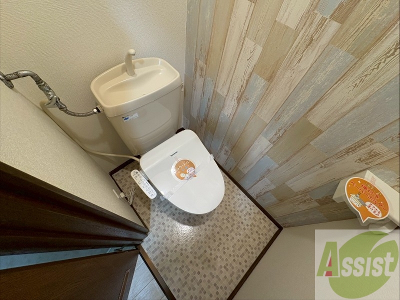 トイレ　こちらはトイレです。清潔感があり、安心して使用できます。