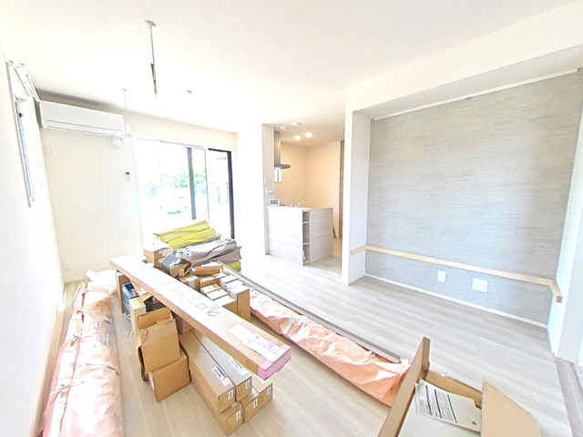 居室・リビング　施工中