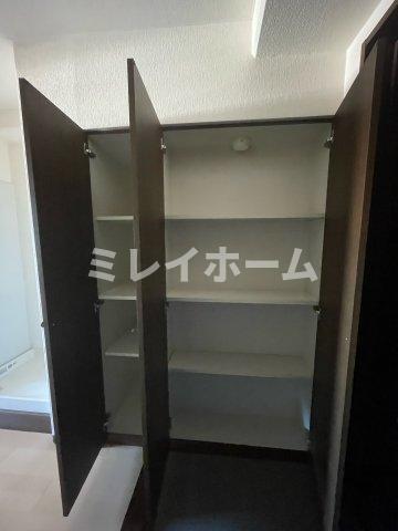 収納　同建物内、別のお部屋の参考写真になります。
