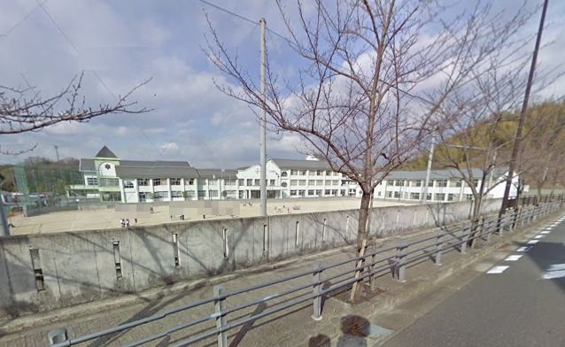 小学校　◆精華台小学校◆（小学校）まで865m