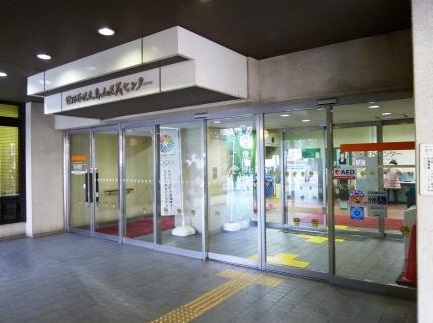 図書館　世田谷区立烏山図書館（図書館）まで210m