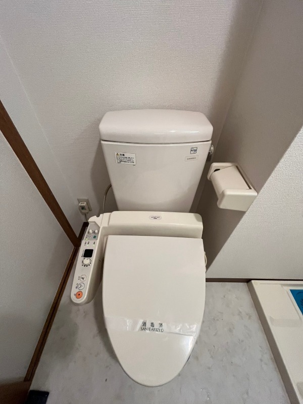 トイレ　嬉しい温水洗浄便座♪
