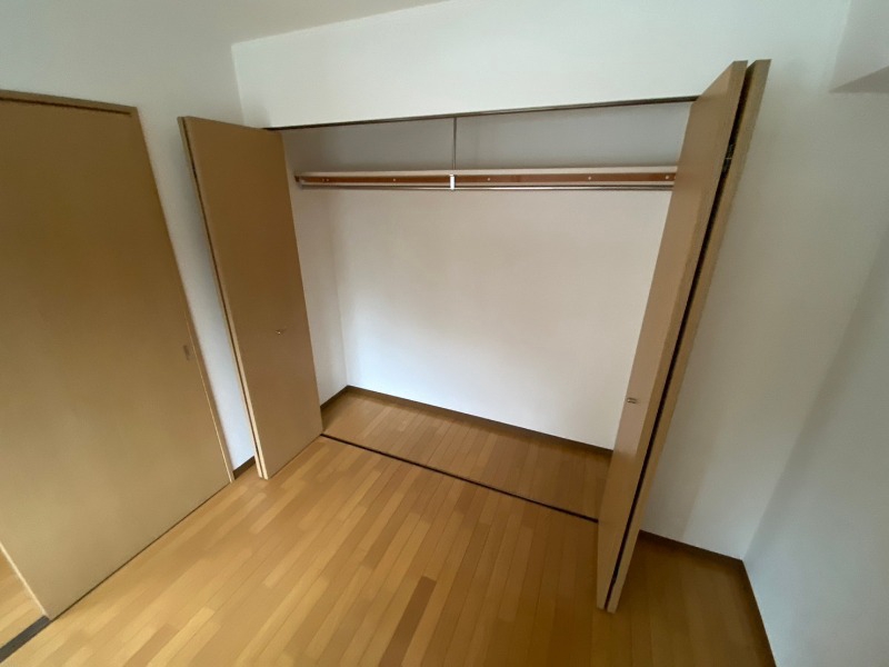 収納　クローゼットは奥行きもあり、荷物が多い方でも安心です。