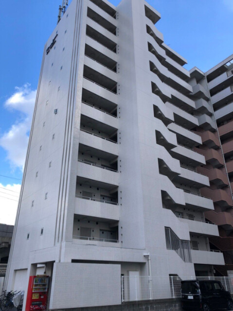 建物外観　最寄り駅徒歩8分圏内の人気マンションです！