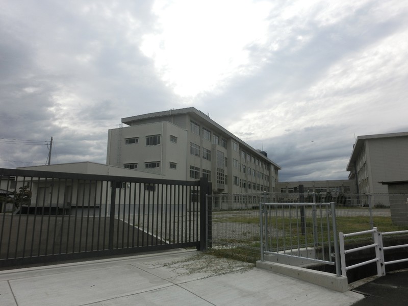 中学校　高砂市立鹿島中学校（中学校）まで579m