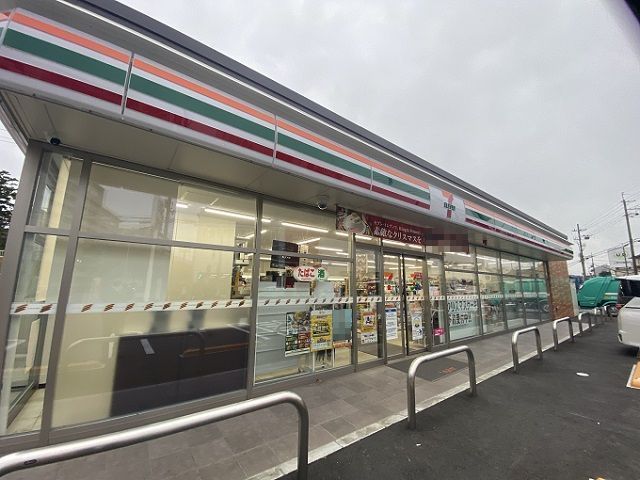 コンビニ　セブンイレブン様（コンビニ）まで800m