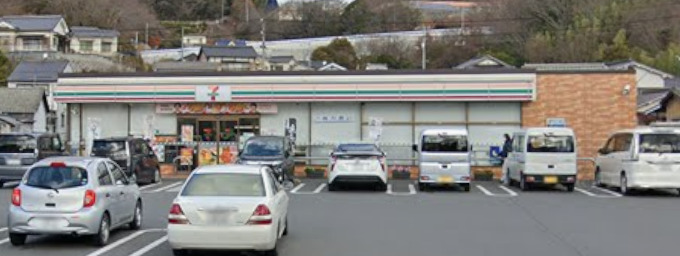 コンビニ　セブンイレブン 竹原忠海店（コンビニ）まで370m