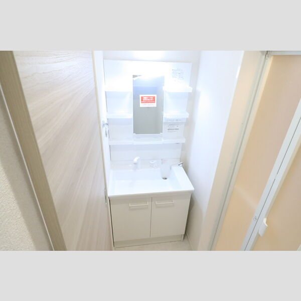 洗面設備　同じ商品ブランドの他の建物の写真です。実物ではございません。