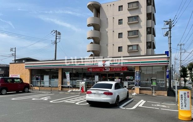 コンビニ　セブンイレブン坂戸泉町店（コンビニ）まで734m
