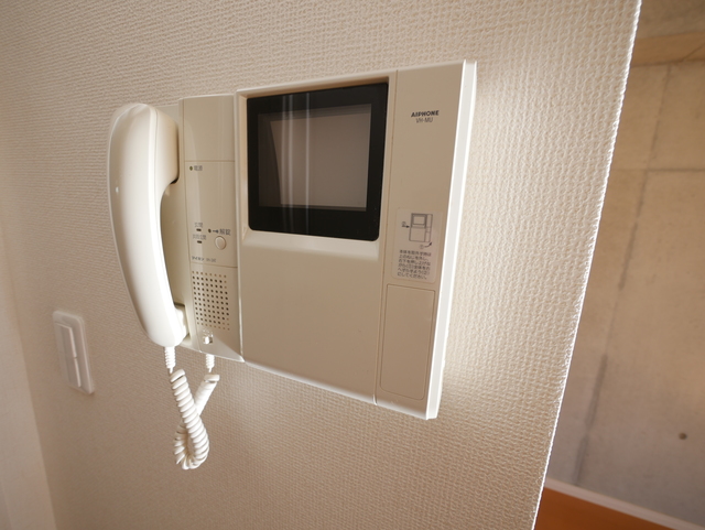 セキュリティ　★顔の見えるモニタ付インターホンで不意の来客にも安心です★