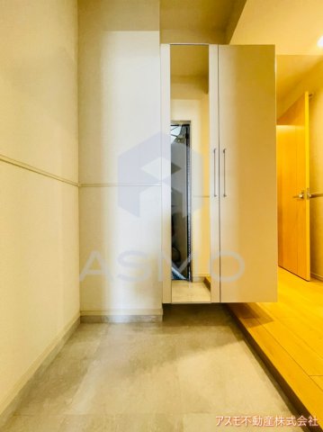 玄関　同マンション別部屋　参考写真