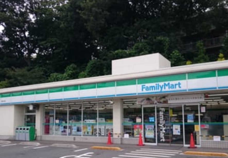 コンビニ　ファミリーマート用賀の杜店（コンビニ）まで160m