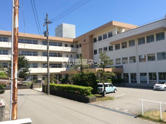 小学校　御園小学校（小学校）まで969m