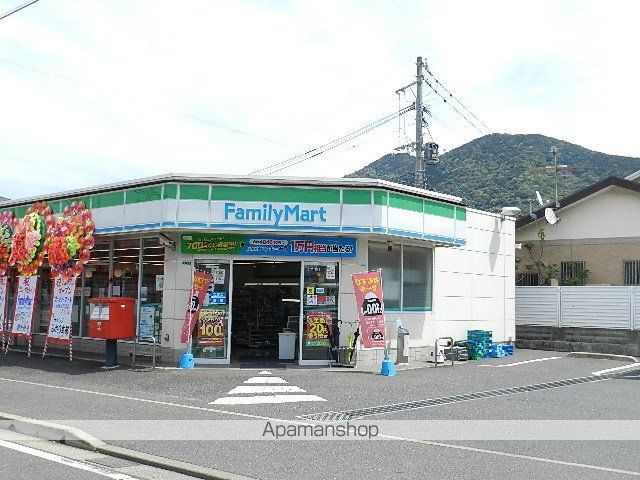 コンビニ　ファミリーマート小倉重住二丁目店（コンビニ）まで402m