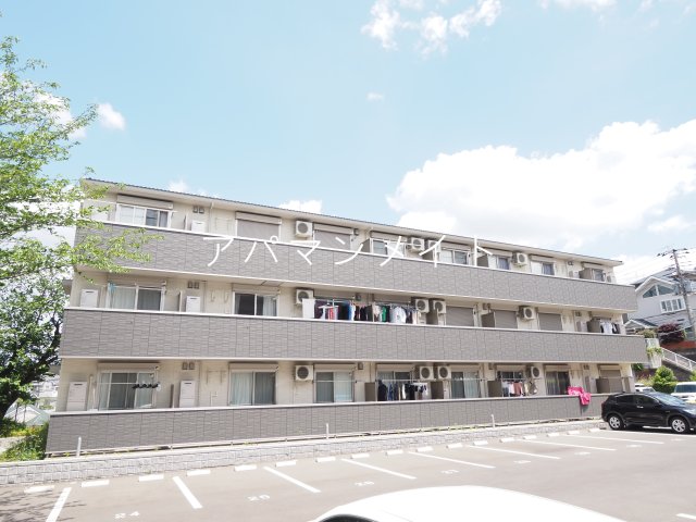 建物外観　落ち着いた雰囲気の外観です