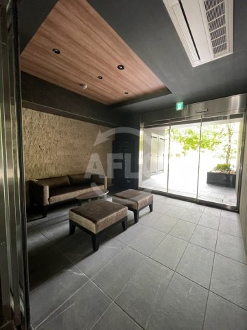 ロビー　SHARIO　GARDEN　新梅田　ロビー