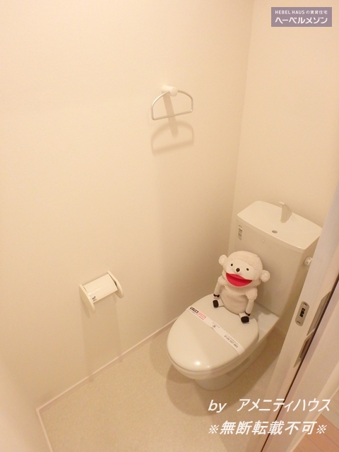 トイレ　■シンプルなトイレスペース。