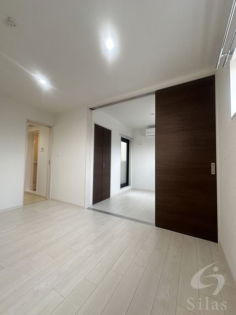 F asecia Rapideの居間写真