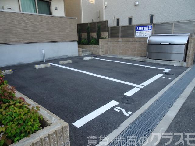 駐車場　敷地内駐車場