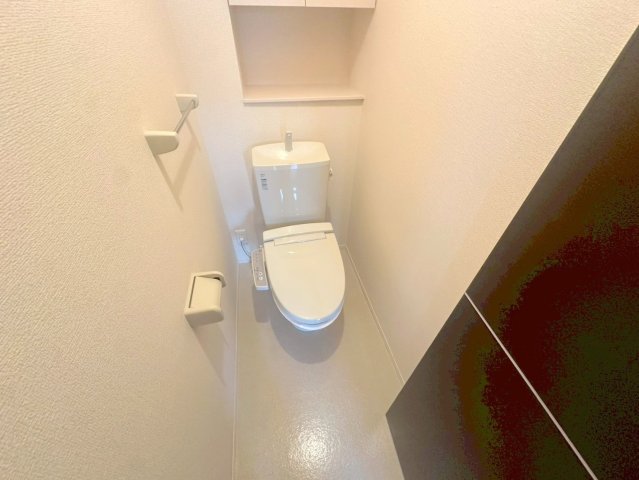 トイレ　綺麗なトイレにはウォシュレット標準装備です。
