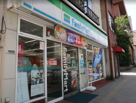 コンビニ　ファミリーマート加藤根岸店（コンビニ）まで143m