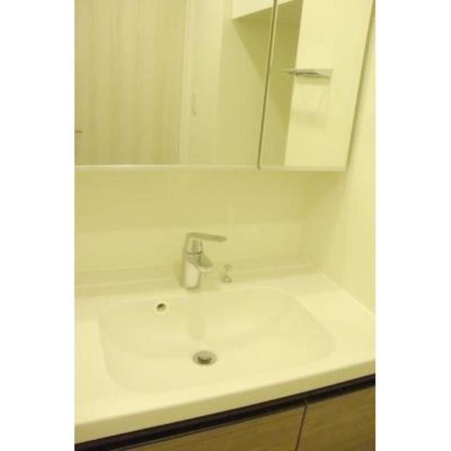 洗面設備　※写真は同タイプ住戸です。