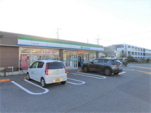 コンビニ　ファミリーマート 千葉山王町店（コンビニ）まで194m