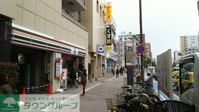 コンビニ　セブン-イレブン 文京千石駅前店（コンビニ）まで590m
