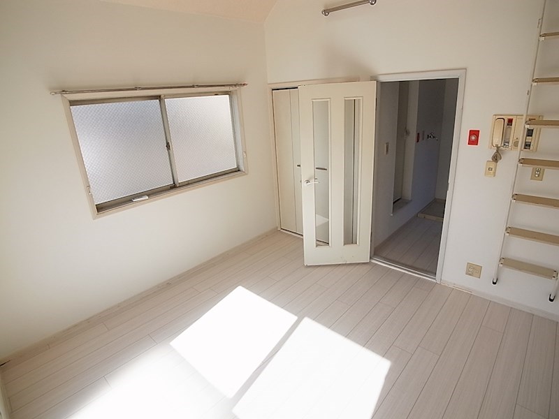 居室・リビング　同一物件別部屋写真