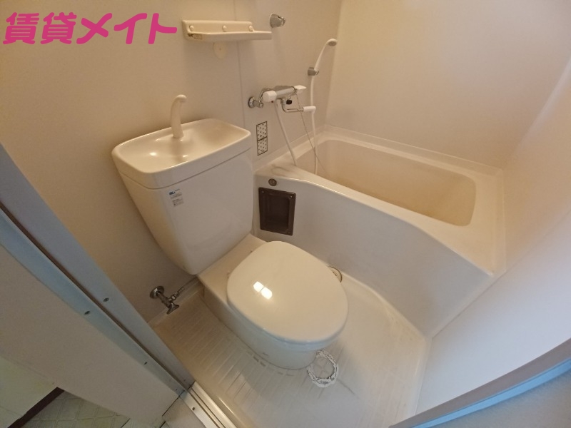 トイレ　※別部屋（３）の写真です