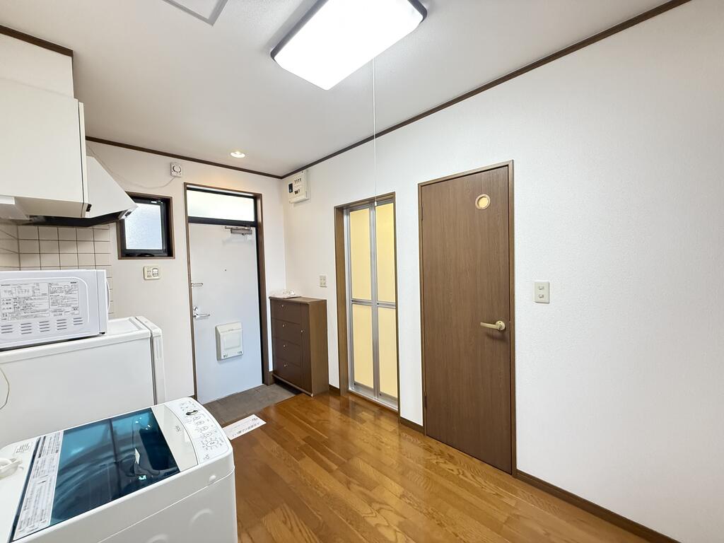 玄関　シューズボックスあります