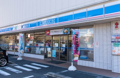 コンビニ　ローソン+青戸六丁目店（コンビニ）まで324m