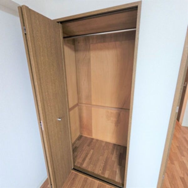 収納　※写真は同じマンションの違う部屋のものになります。