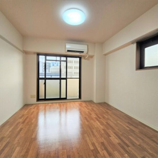 居室・リビング　※写真は同じマンションの違う部屋のものになります。