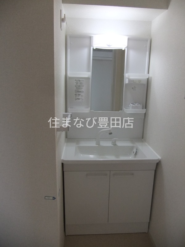 洗面設備　同型タイプ